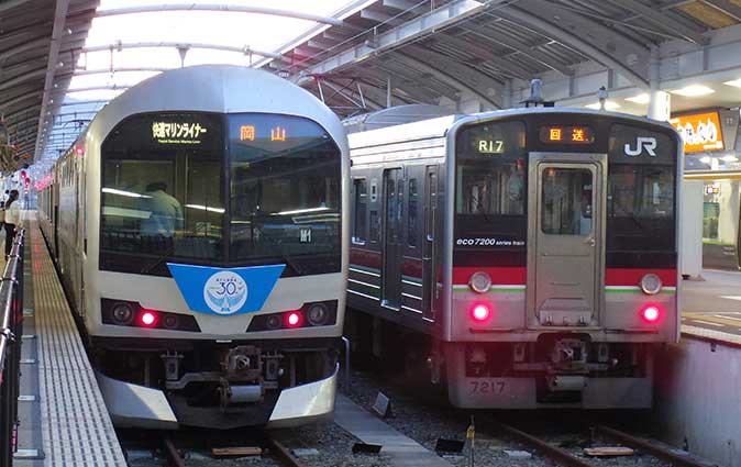 高松駅でマリンライナーと7200系