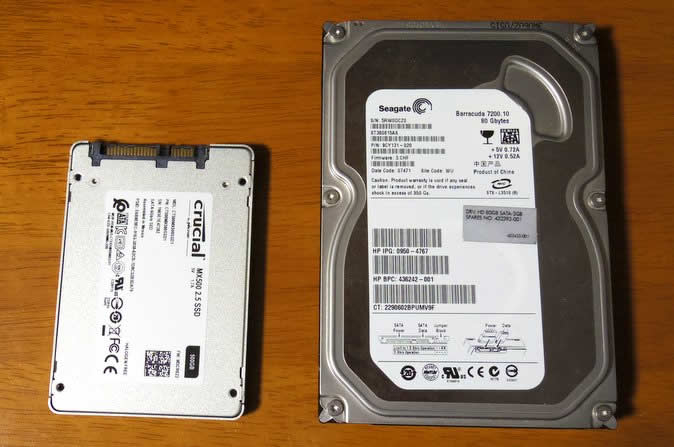 Crucial MX500 SSD(左) 内蔵3.5インチHDD(右)